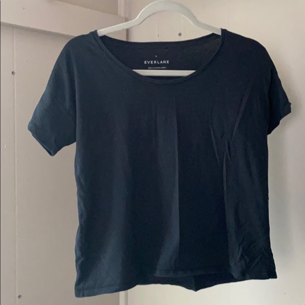 Simple Wide Black Tee